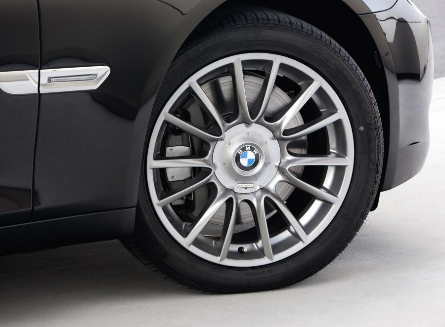  BMW 7-Series 2008 года  (фото 19 из 77)